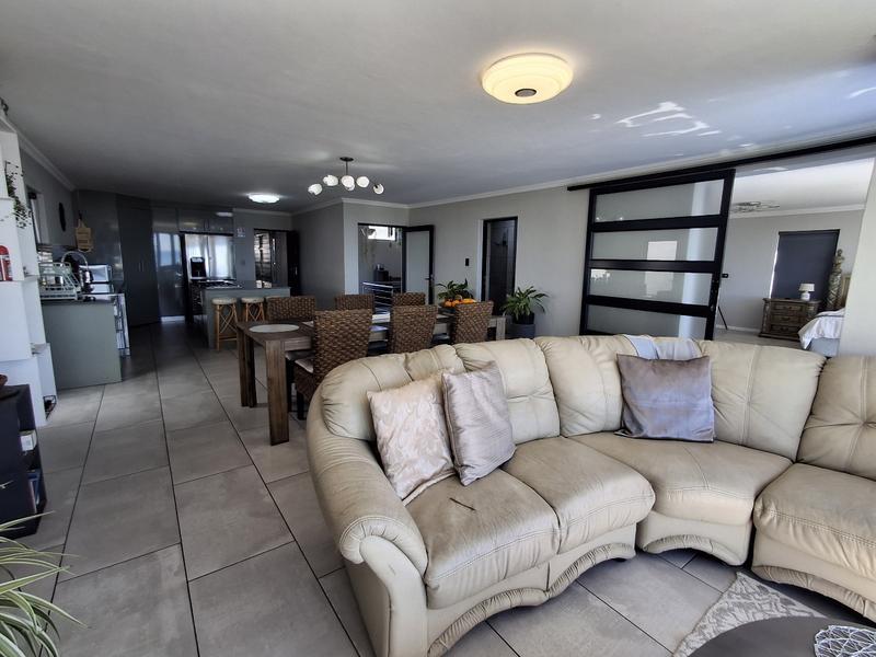 5 Bedroom Property for Sale in Sandy Point Western Cape